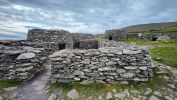 PICTURES/Dingle Peninsula - Fahen Beehive Huts & Dun Beag Fort/t_20250924_150029.jpg